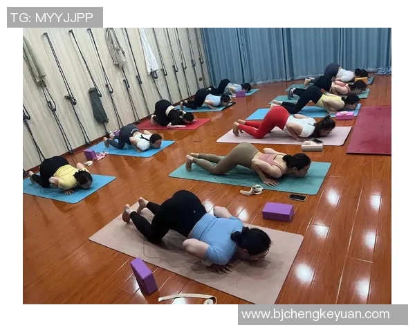 瑜伽用品全攻略:选择、使用与保养技巧助你提升瑜伽体验 瑜伽用品全攻略:选择、使用与保养技巧助你提升瑜伽体验